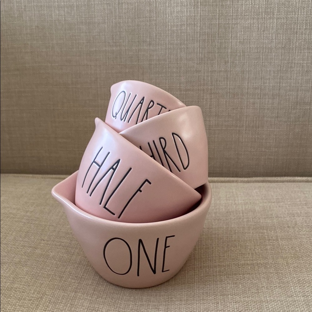 Pink Measuring Cups Set